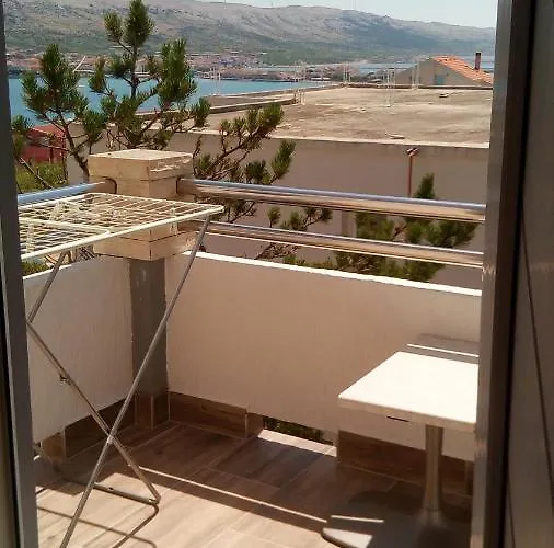 Pepo Pag Apartman Pag Town